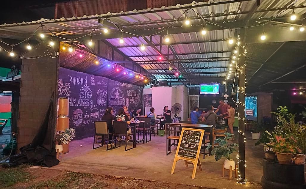 The Photo showing the exterior, interior, staff, and atmosphere of หม่าล่าอินดี้ นั่งชิล No.0