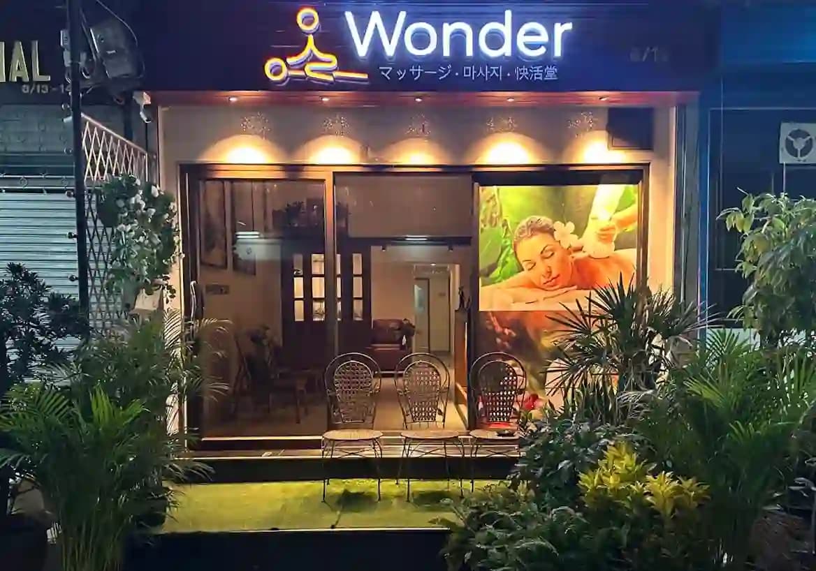 The Photo showing the exterior, interior, staff, and atmosphere of Wonder Massage