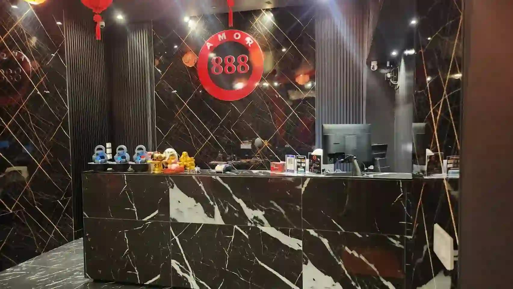 The Photo showing the exterior, interior, staff, and atmosphere of AMOR888 สุขุมวิท ซอย 18